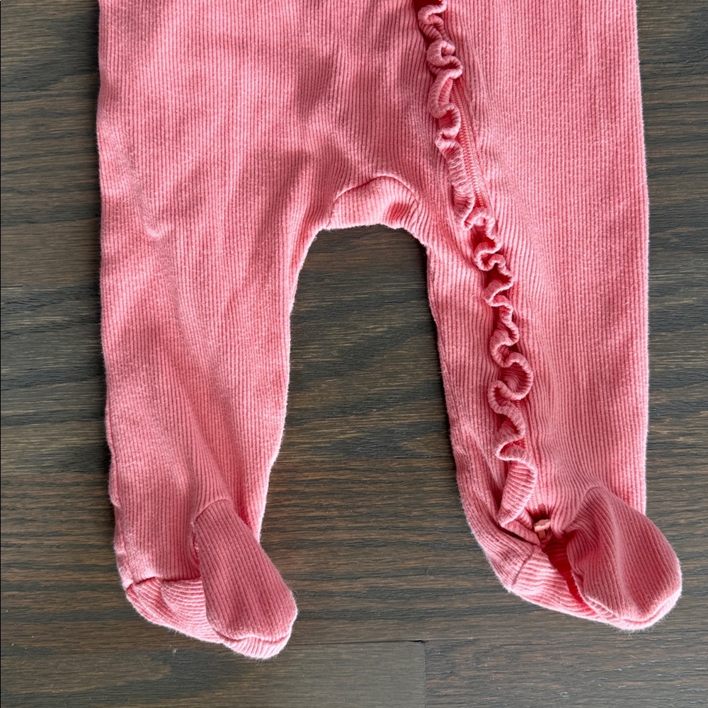 babyGAP Pink Ribbed & Ruffled Two-Way Zip One-Piece | 3-6 Months - Picture 3 of 6